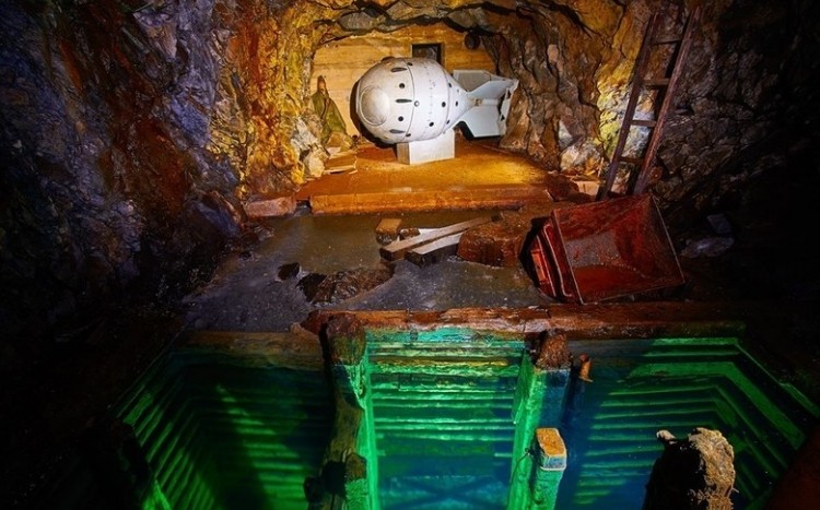 Rakieta w kopalni uranu