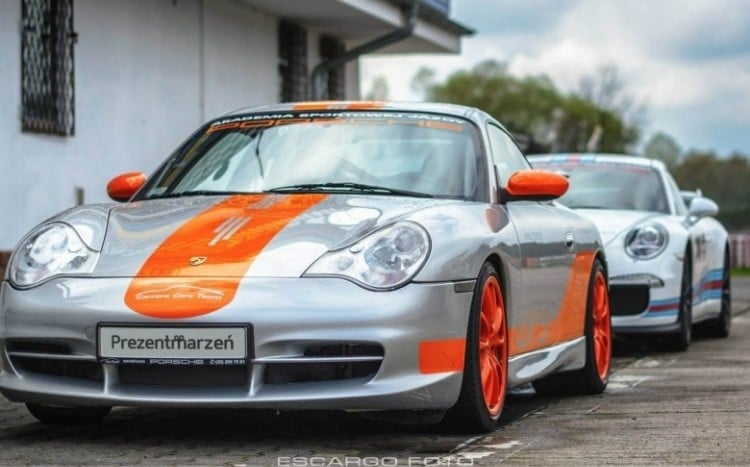 czwarta wersja Porsche 911, jazda na torze wyścigowym