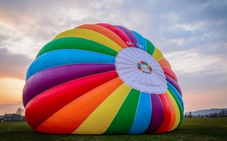 gondola balonu przed lotem