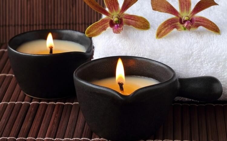 rozpuszczające się świece do masażu