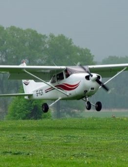 Lot widokowy samolotem dla 3 osób – Kraków-Bieszczady