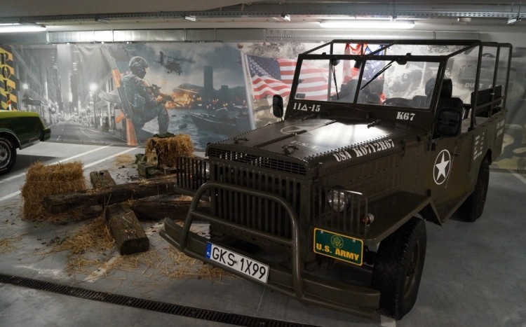 amerykański jeep w muzeum