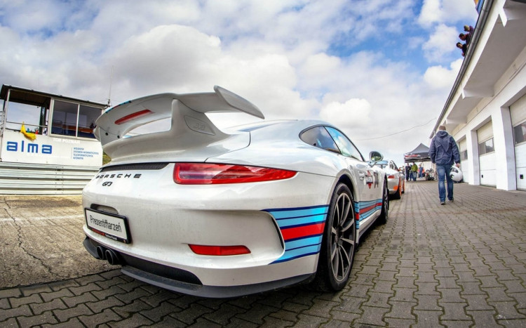 Jazda Porsche dla dziecka na Torze Słabomierz Prezentmarzeń