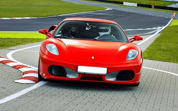 Jazda za kierownicą Ferrari F430 – Tor Bednary