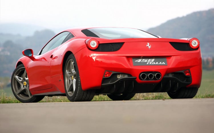 Widok na tył Ferrari