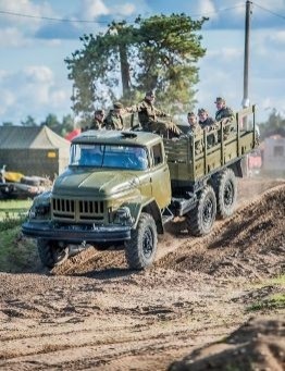 Przejażdżka ciężarówką wojskową – Borne Sulinowo
 Pojazd-URAL 375D