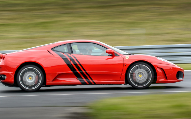 Jazda za kierownicą Ferrari – wiele lokalizacji