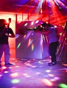 Laserowy paintball – Białystok
 Czas trwania-30 min Ilość osób-4 osoby