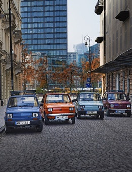 Zwiedzanie Warszawy za kierownicą Fiata 126P