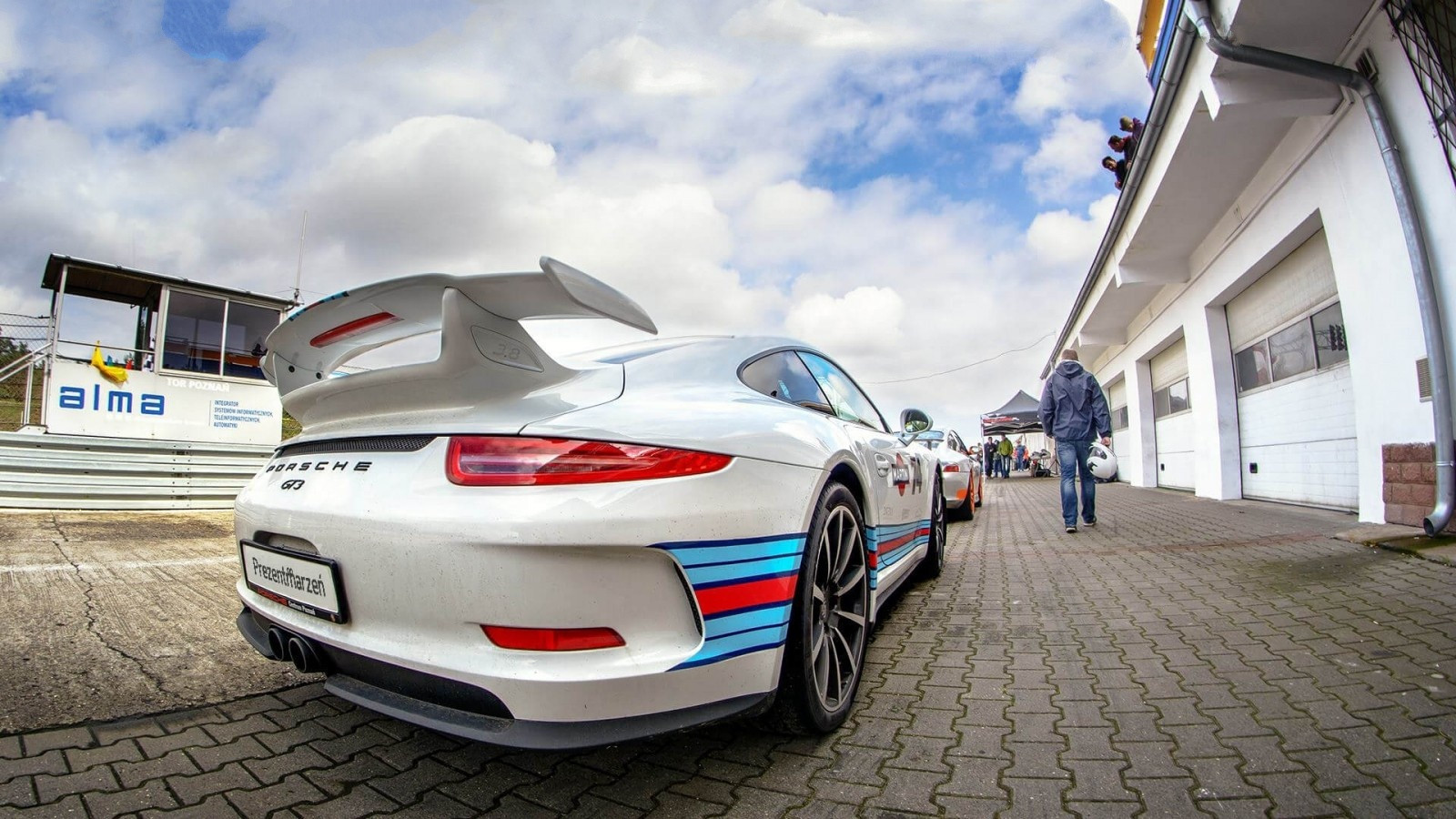 Jazda za kierownicą Porsche 911 GT3 w całej Polsce