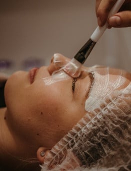 Pielęgnacja twarzy – Lublin (Rury)
 Typ zabiegu-Peeling witaminowy z masażem