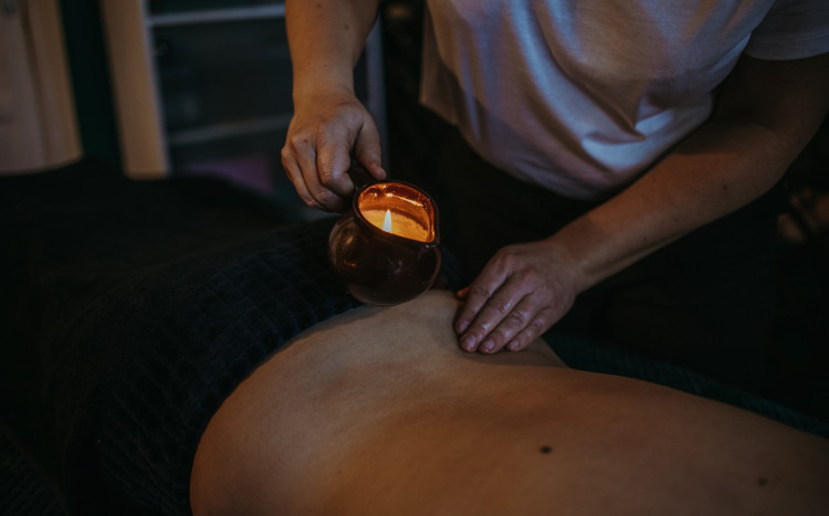 masaż naturalną świecą