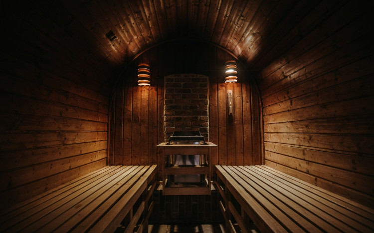 seans w saunie