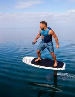 Wynajem elektrycznej deski surfingowej – Augustów