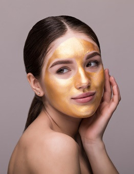 Pielęgnacja twarzy – Złota maska  – Sieradz