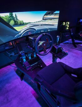 Jazda w symulatorze wyścigowym Sim Racing – Rzeszów