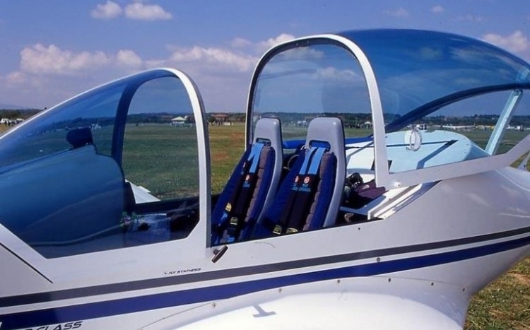 Dwuosobowy samolot ultralekki