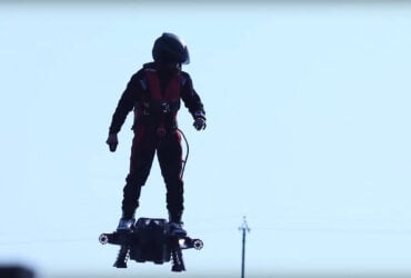 Deskorolka z silnikiem odrzutowym