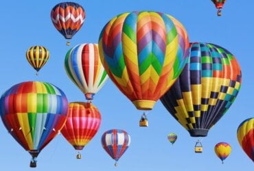 kolorowe balony na ogrzewane powietrze