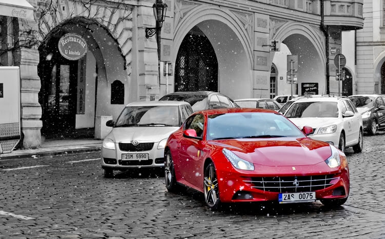 czerwone ferrari