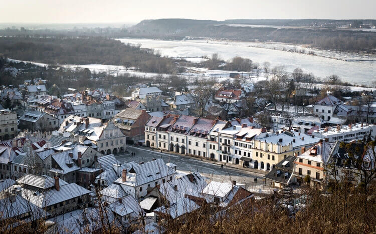 panorama kaziemierza dolnego zimą