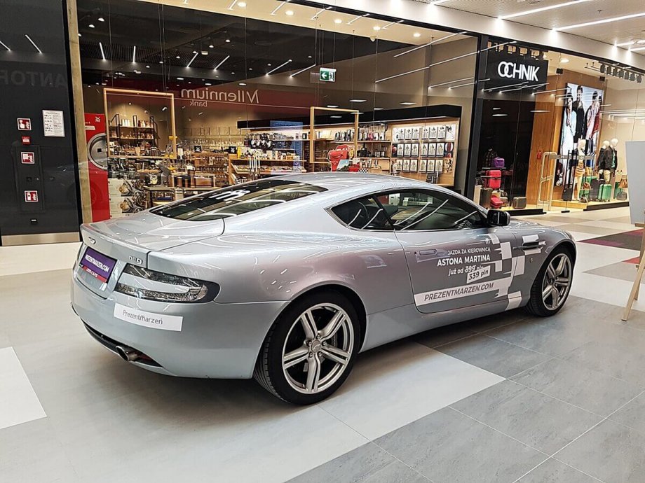 srebrny aston martin db9