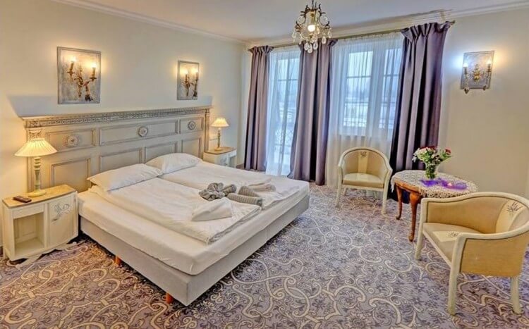 pokój hotelowy w miód lawenda w siedlcach