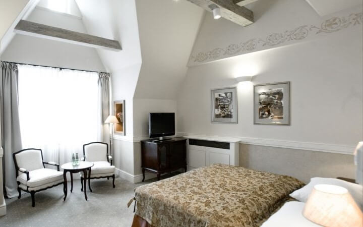 wnętrze pokoju w art hotel we wrocławiu