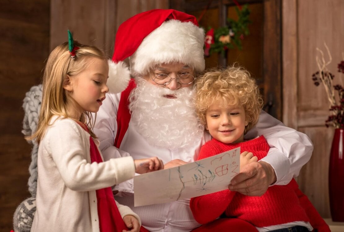 Święty Mikołaj z dziećmi