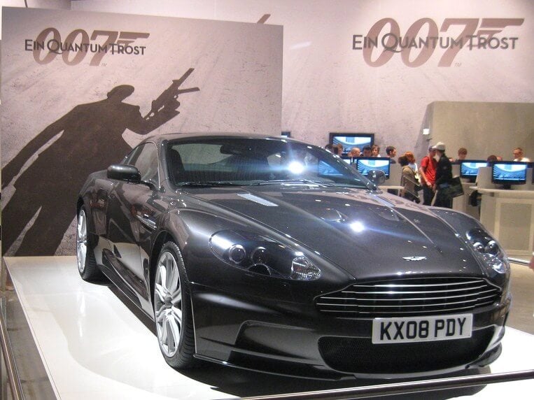 Aston Martin DBS James Bond