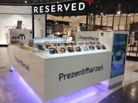 Wyspa handlowa Prezentmarzeń stojąca w galerii