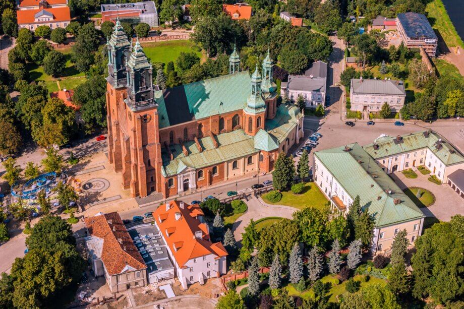 katedra poznańska z lotu ptaka