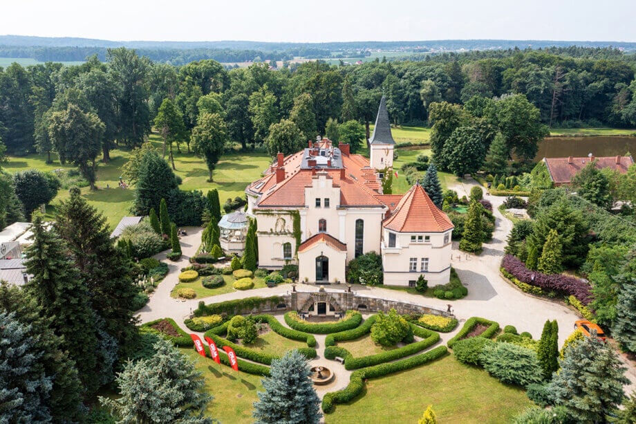 Widok  z lotu ptaka na Pałac Brzeźno