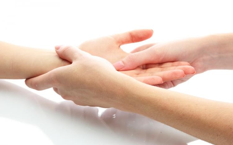 odżywczy masaż dłoni