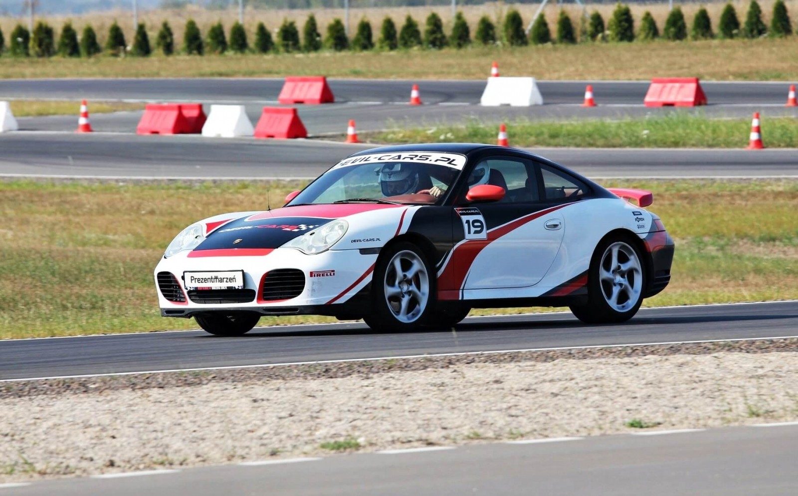 Jazda Porsche 911 Carrera na torze wyścigowym Prezentmarzeń